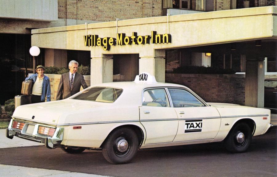  Dodge Monaco Sedan Taxi 1977 года  (фото 1 из 2)